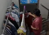 Camera chị gái thay đồ