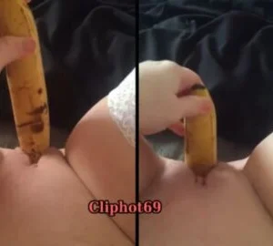 em gái dâm thủ dâm bằng chuối