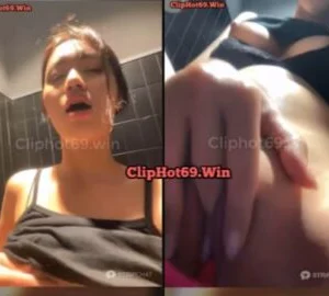 Em gái nứng vào nhà vệ sinh thủ dâm live