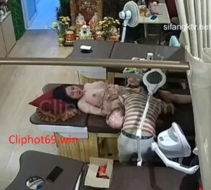 phang em gái xinh ở tiệm spa